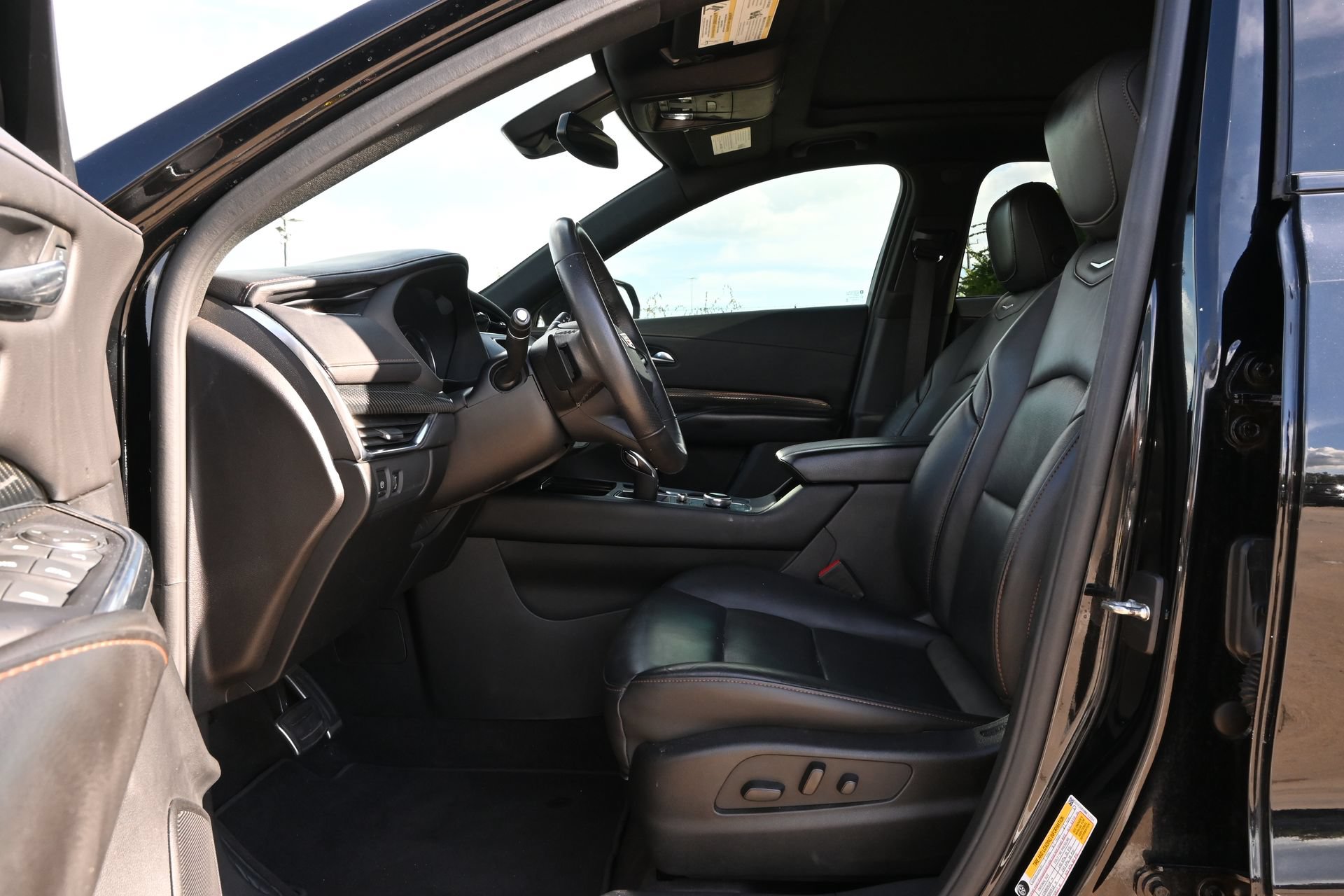 Certified 2022 Cadillac XT4 Sport w/ Comfort Package FWD image 17