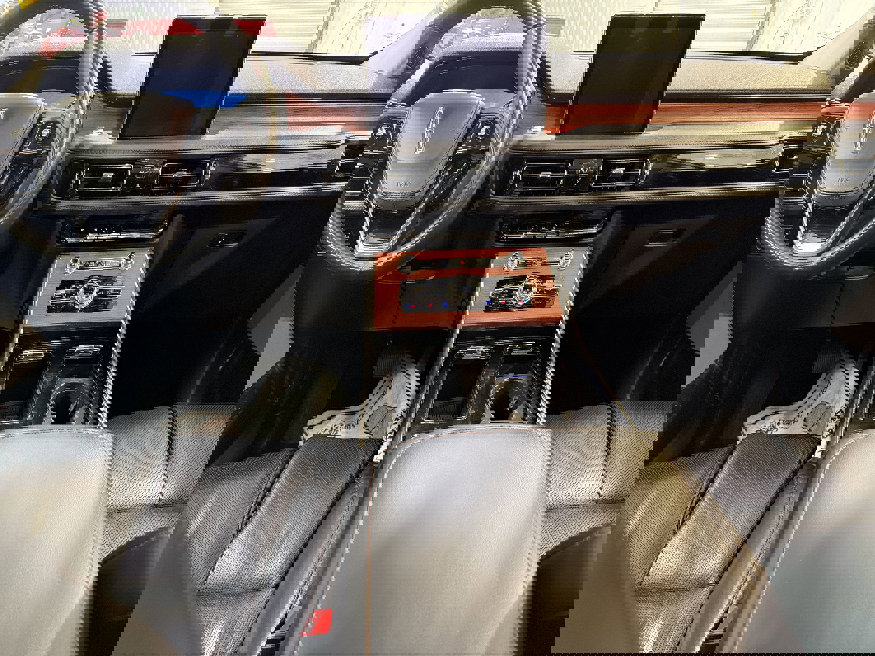 Used 2023 Lincoln Aviator Reserve w/ Equipment Group 201A image 22