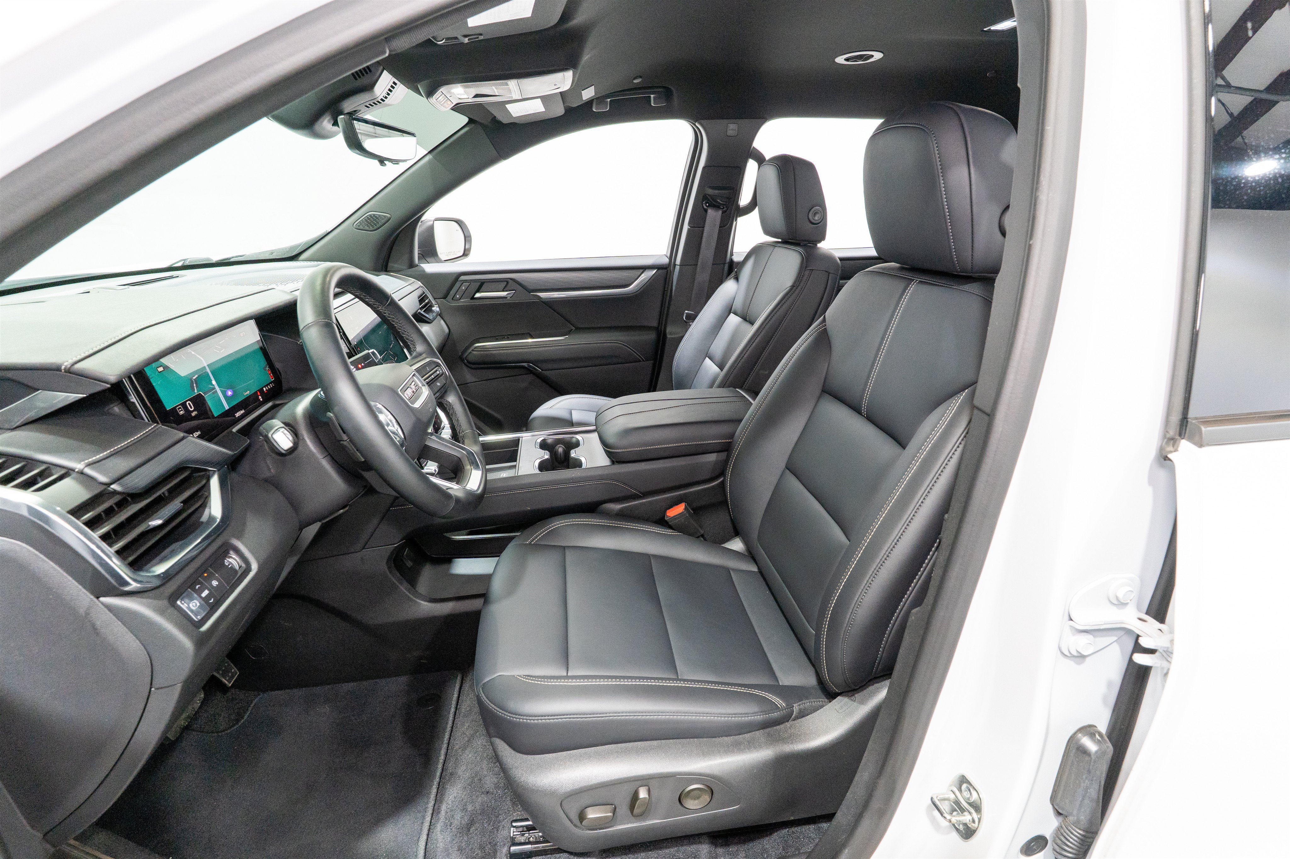 Used 2026 GMC Acadia Elevation w/ Elevation Premium Package FWD image 15
