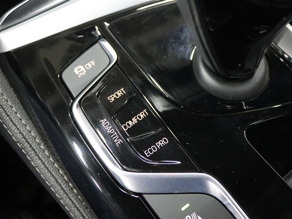 Used 2020 BMW M550i xDrive w/ Executive Package image 26