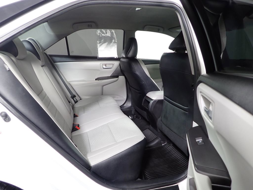 Used 2016 Toyota Camry SE image 29