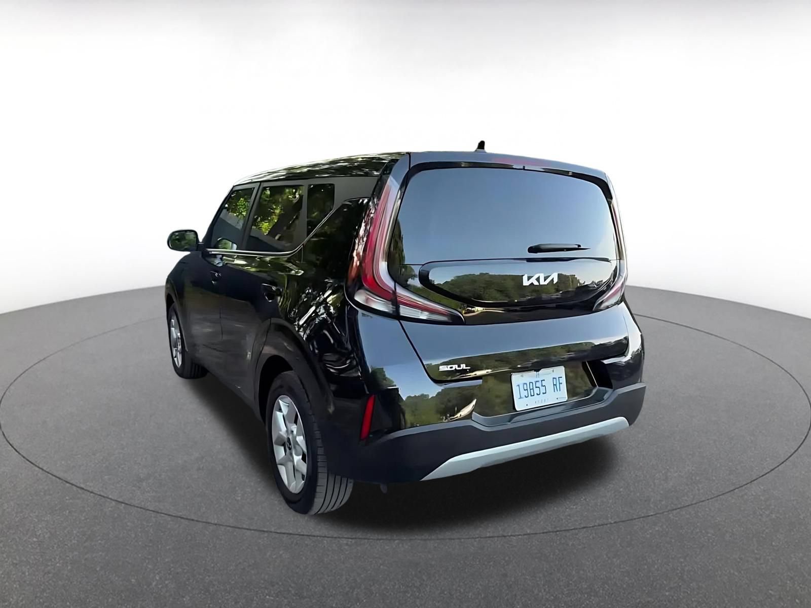 Used 2025 Kia Soul LX w/ LX Technology Package FWD image 11
