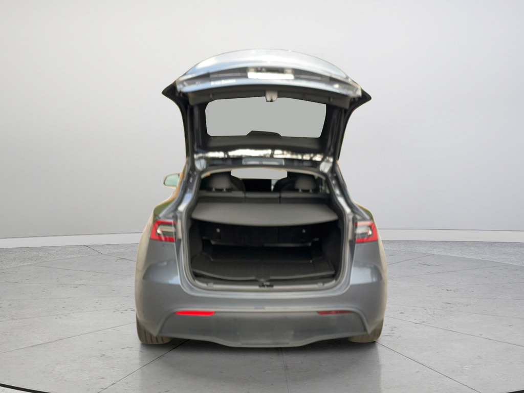 Used 2023 Tesla Model Y AWD image 18