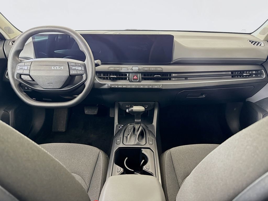 Used 2025 Kia K4 LXS image 13
