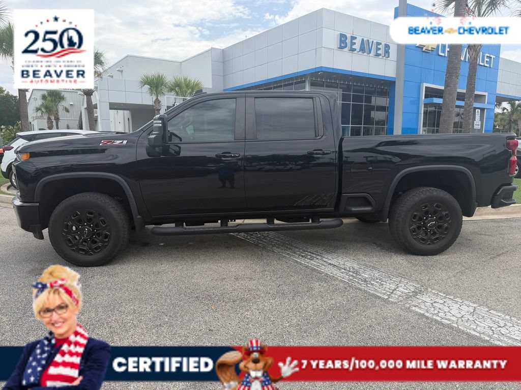 Used 2023 Chevrolet Silverado 2500 LT w/ Midnight Edition AWD/4WD image 7