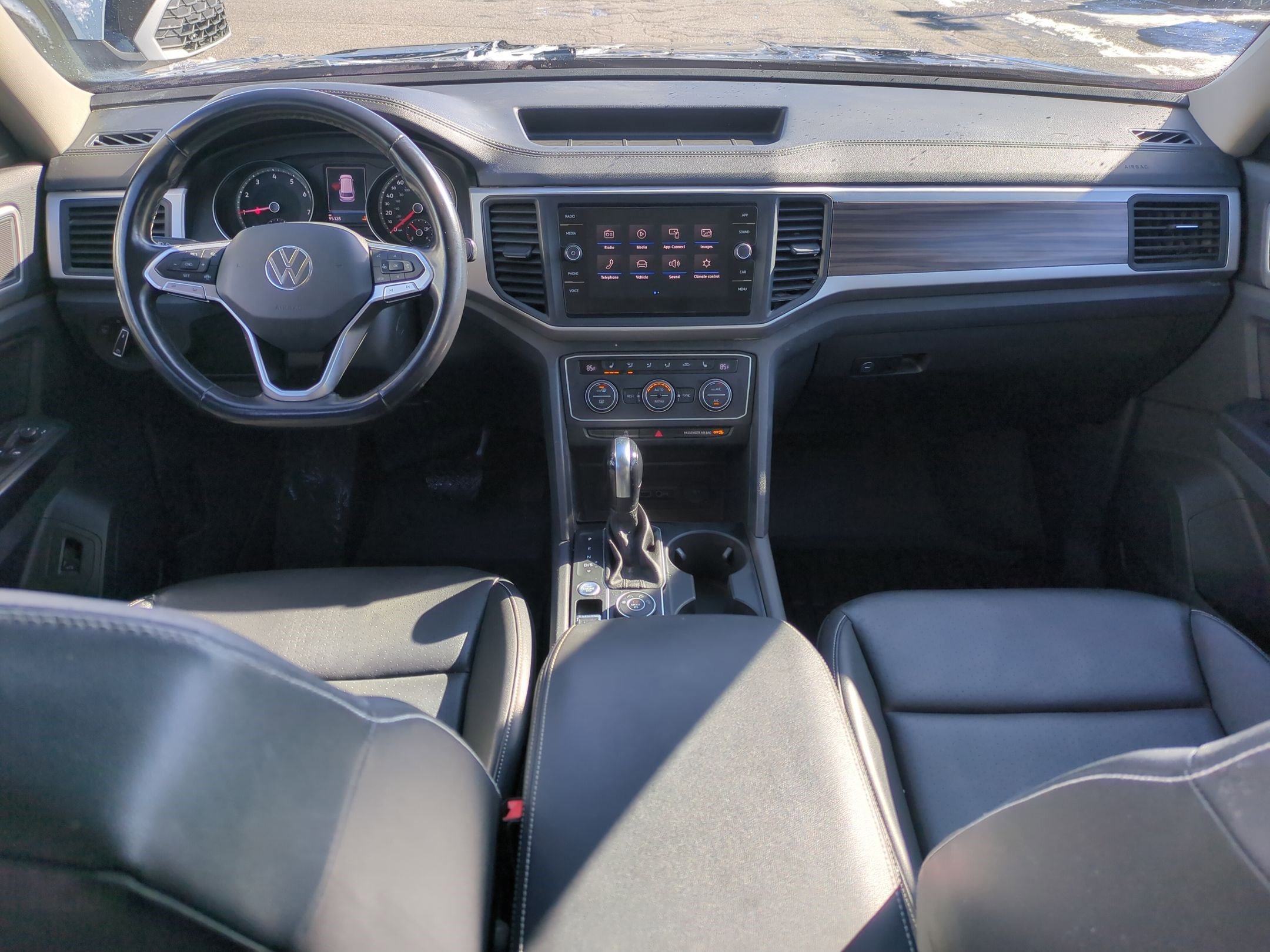 Used 2021 Volkswagen Atlas SE image 29