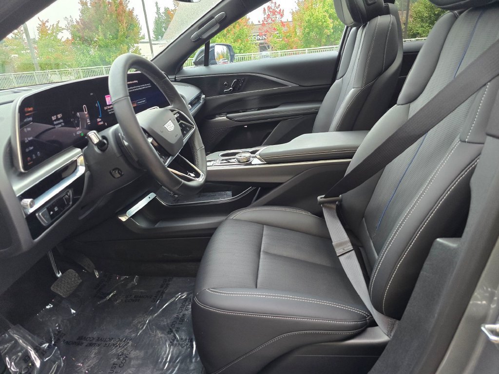 Certified 2025 Cadillac Lyriq Luxury AWD/4WD image 20