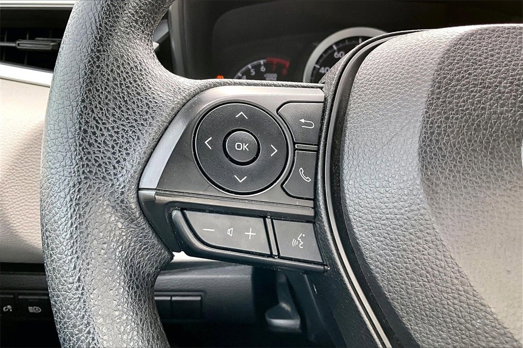 Used 2022 Toyota Corolla LE image 16