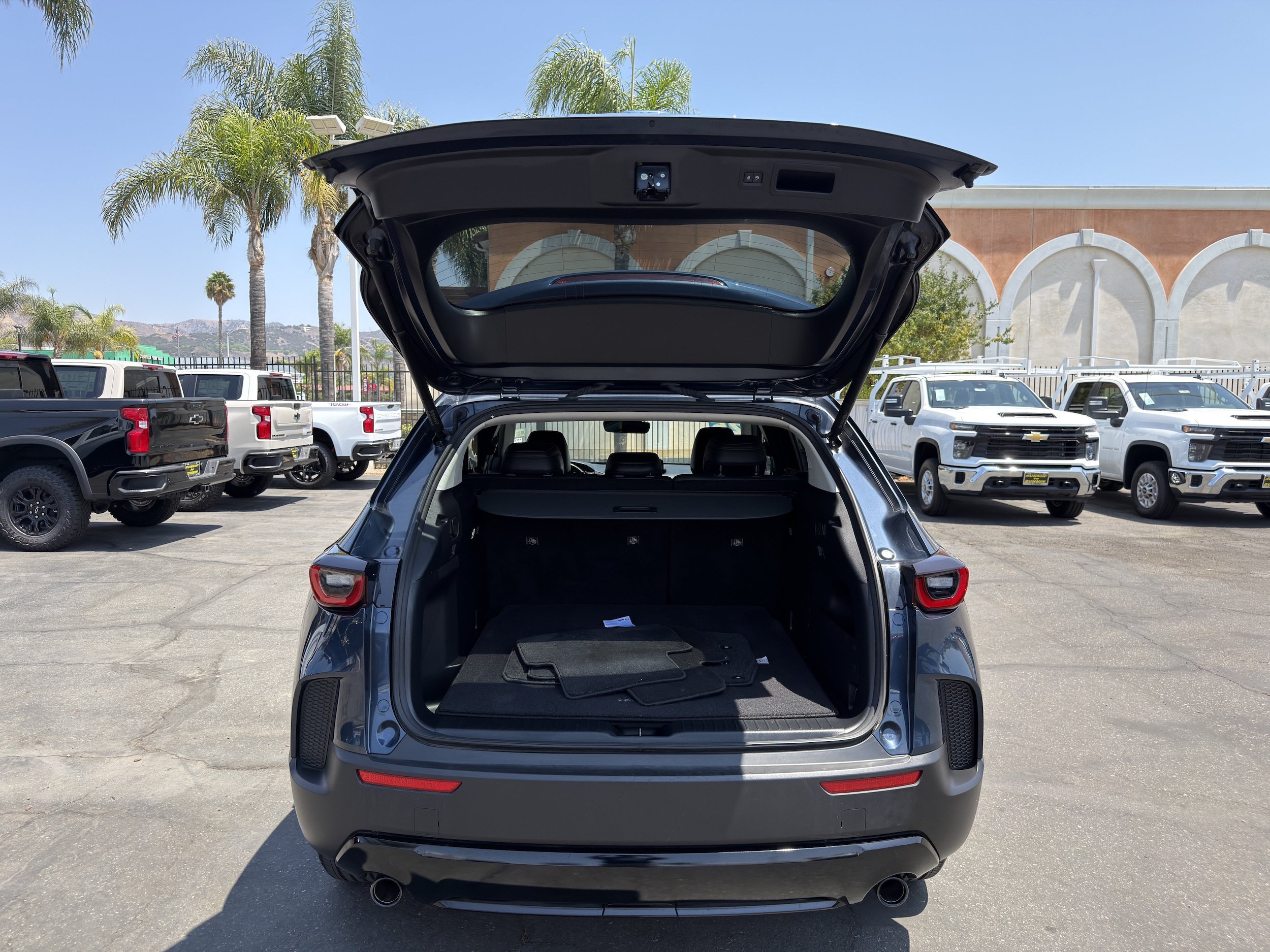 Used 2025 MAZDA CX-50 AWD 2.5 Hybrid w/ Premium Pkg image 14