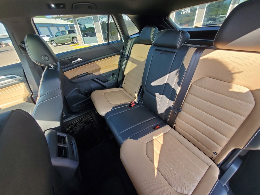 Used 2022 Volkswagen Atlas Cross Sport SEL Premium R-Line image 25