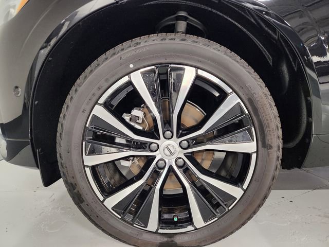 New 2025 Volvo XC60 B5 Plus w/ Climate Package image 8