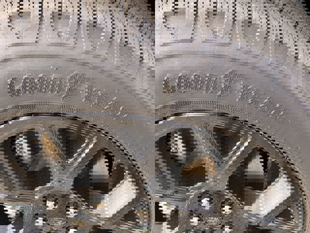 New 2025 Ford Maverick XLT w/ XLT Luxury Package image 13