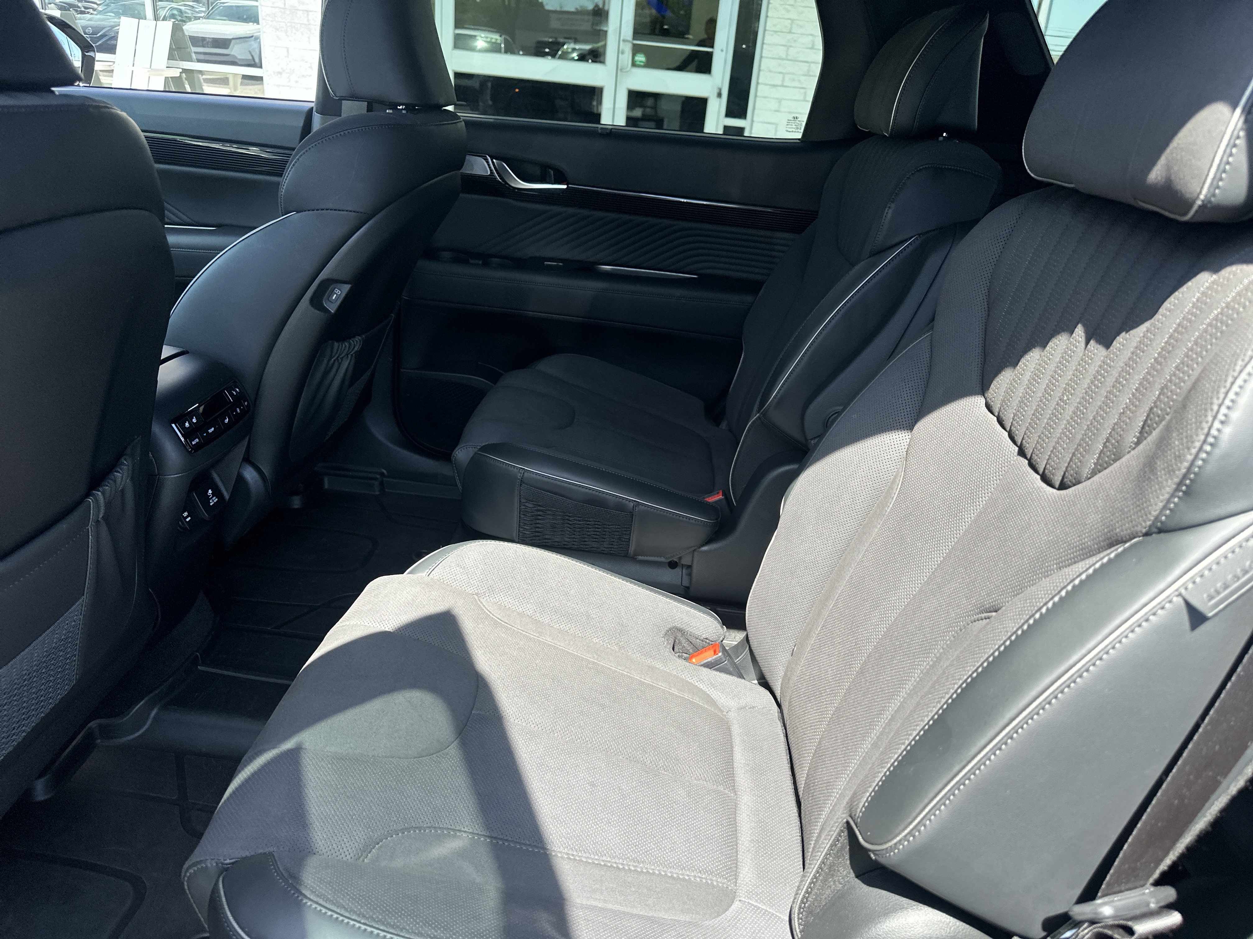Used 2025 Hyundai Palisade Calligraphy image 13
