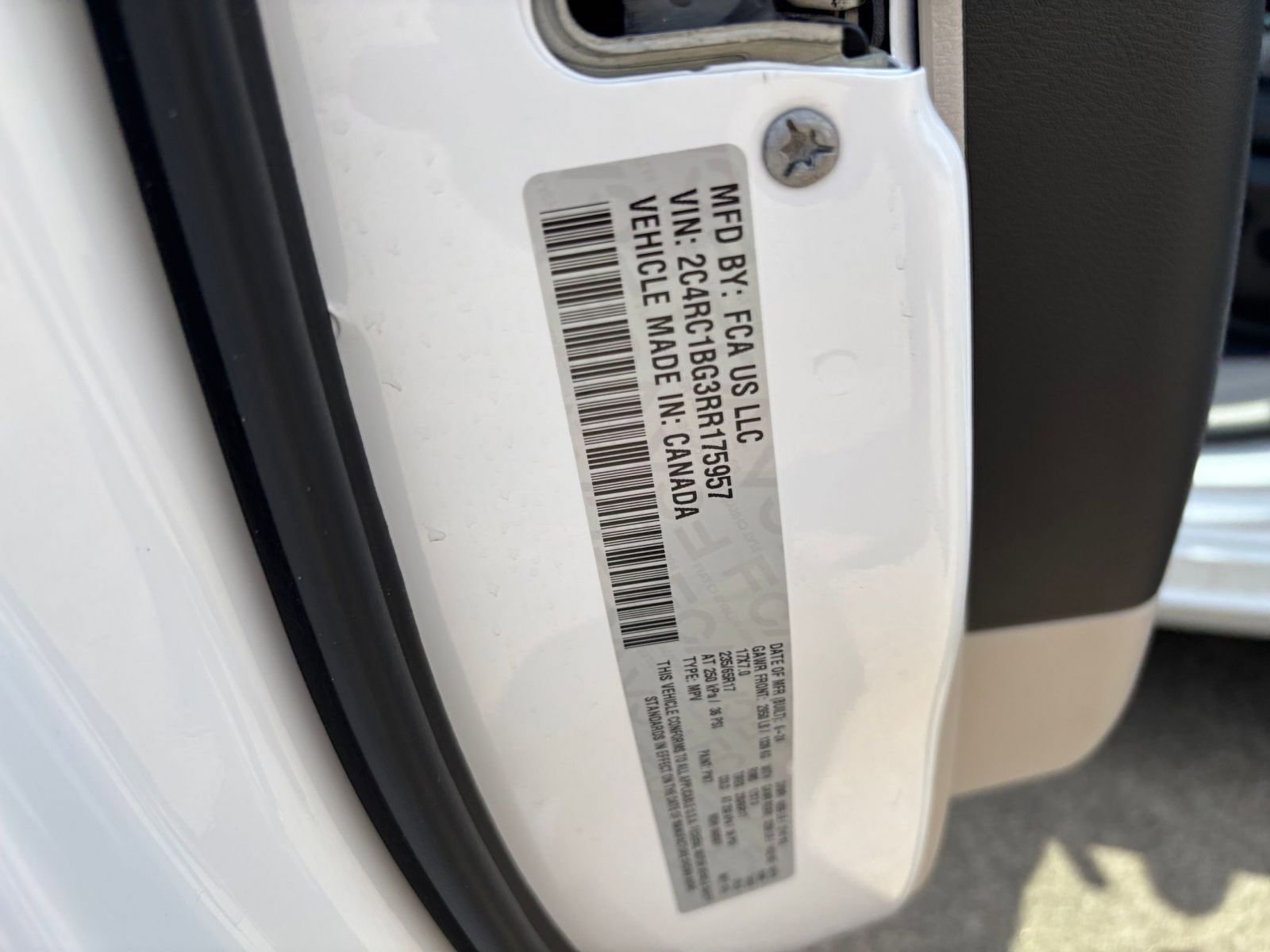 Used 2024 Chrysler Pacifica Touring-L image 29