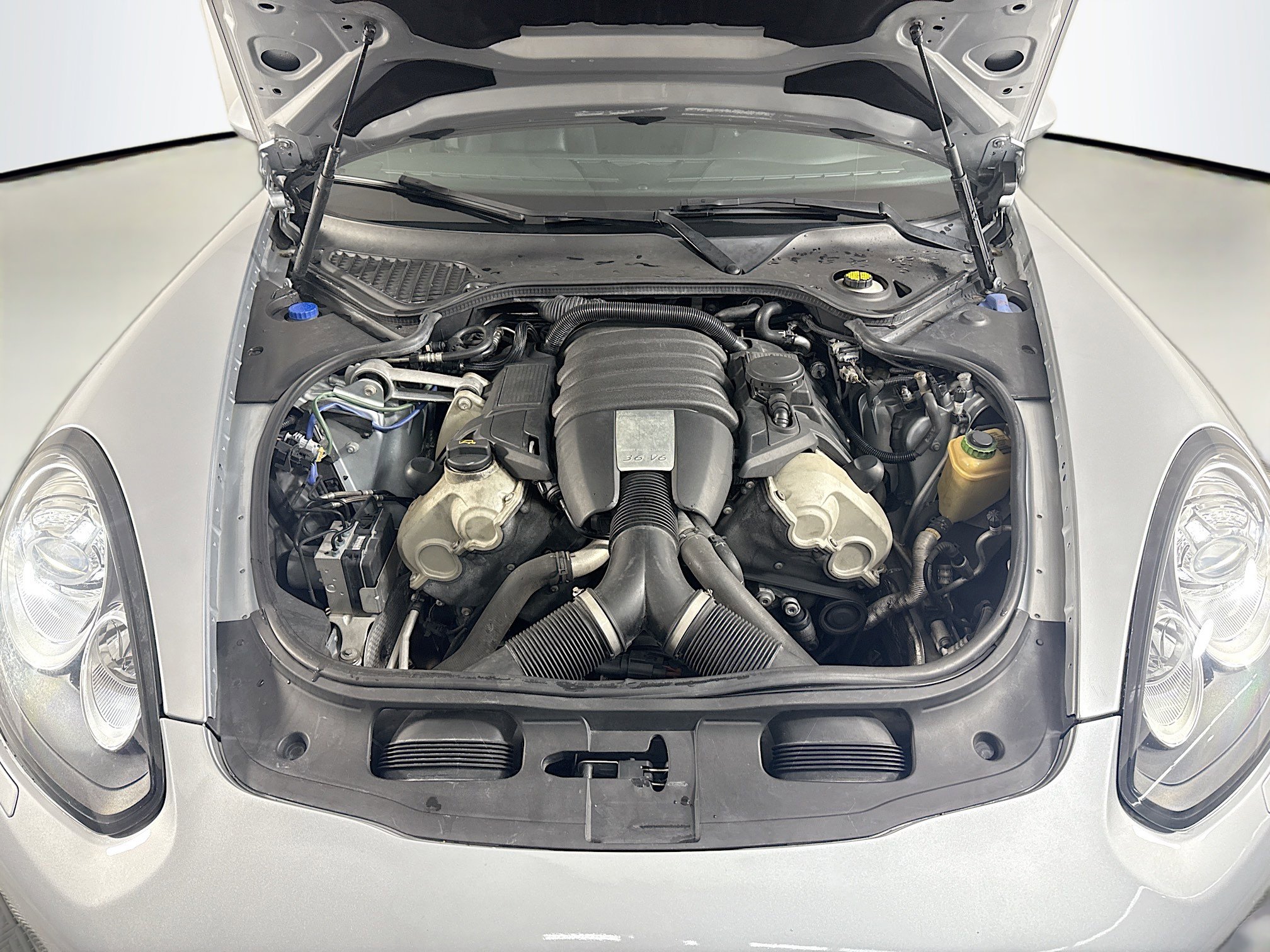 Used 2016 Porsche Panamera 4 Edition AWD/4WD image 37