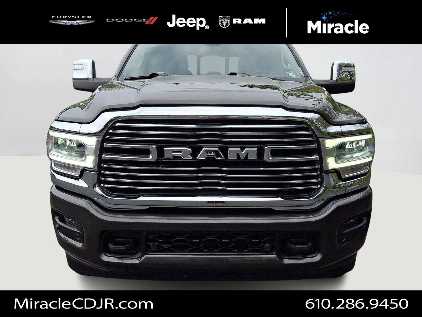 Used 2024 RAM 2500 Laramie AWD/4WD image 2