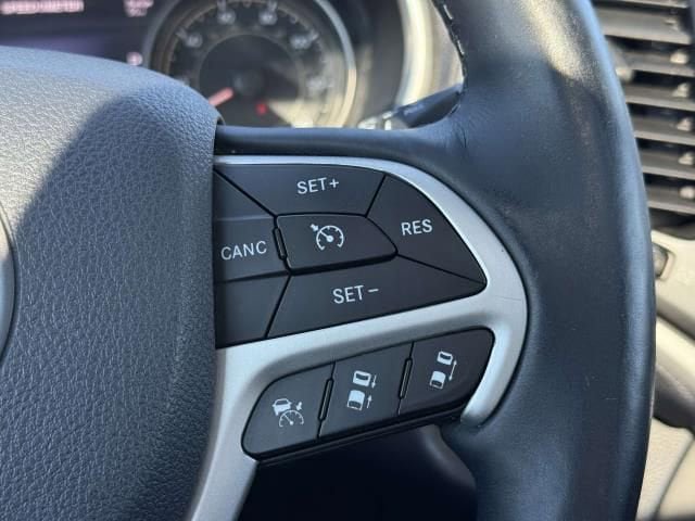 Used 2014 Jeep Cherokee Limited w/ Technology Group AWD/4WD image 25