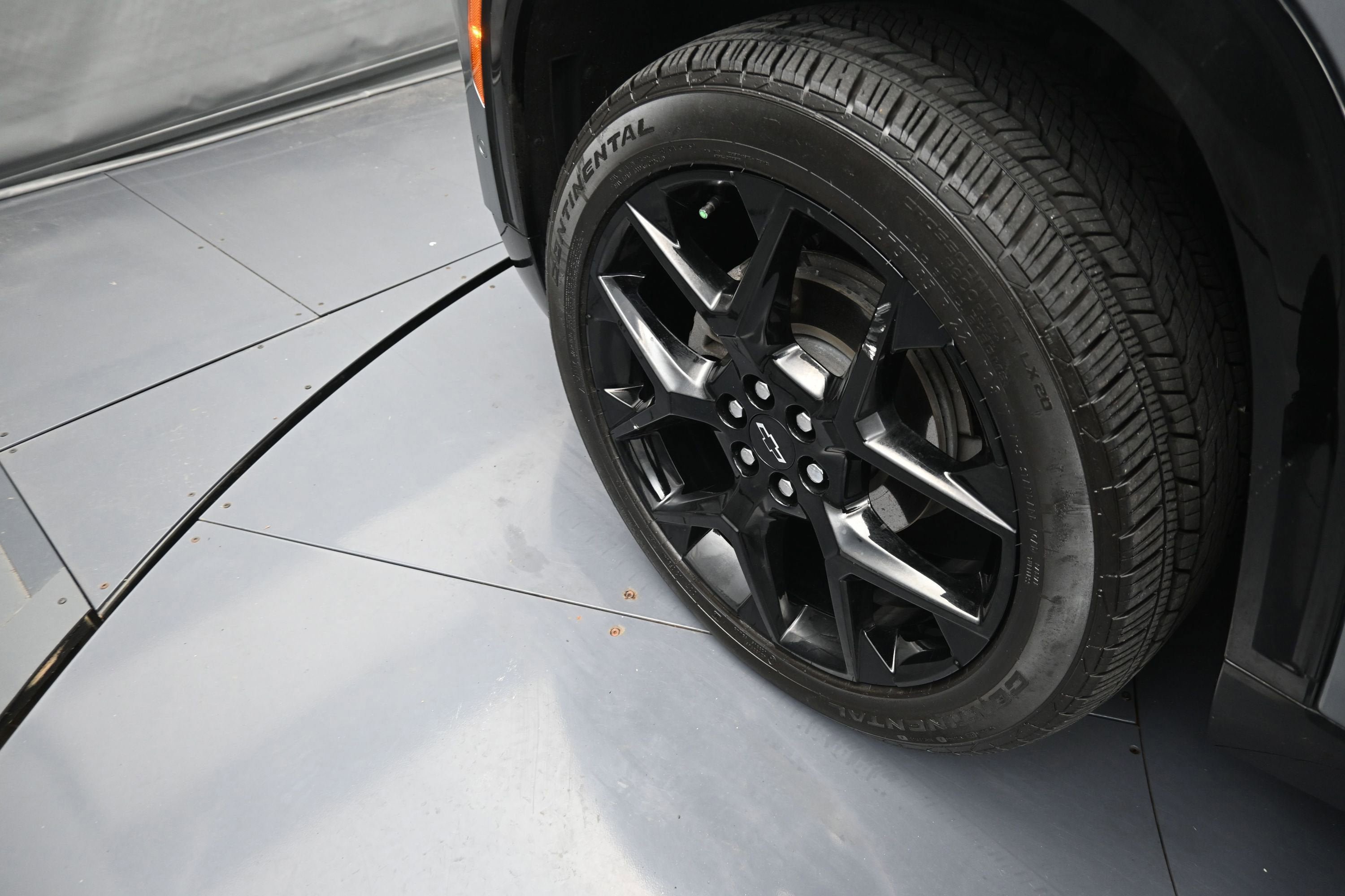 Used 2024 Chevrolet Traverse RS FWD image 41