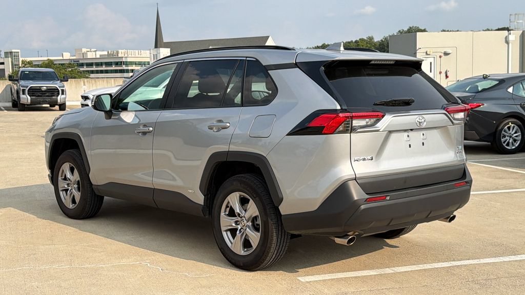Used 2025 Toyota RAV4 XLE AWD/4WD image 3