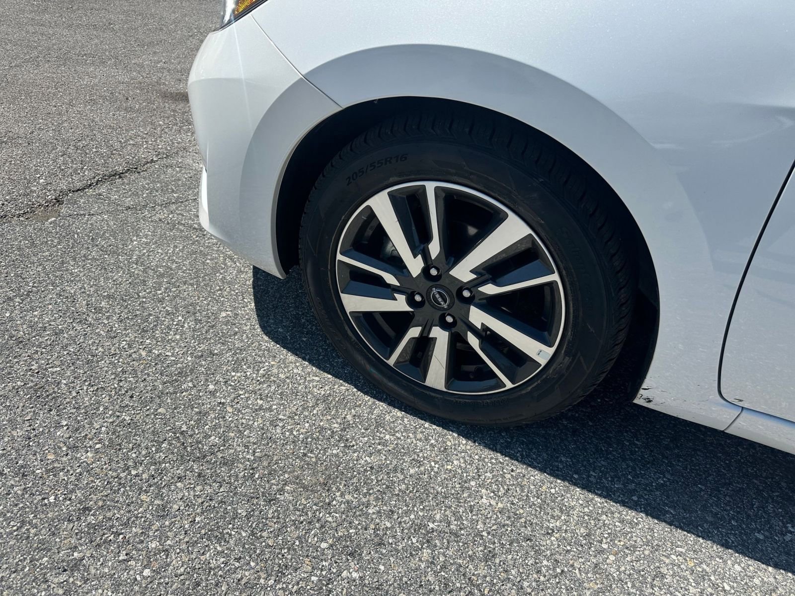 Used 2025 Nissan Versa SV FWD image 28
