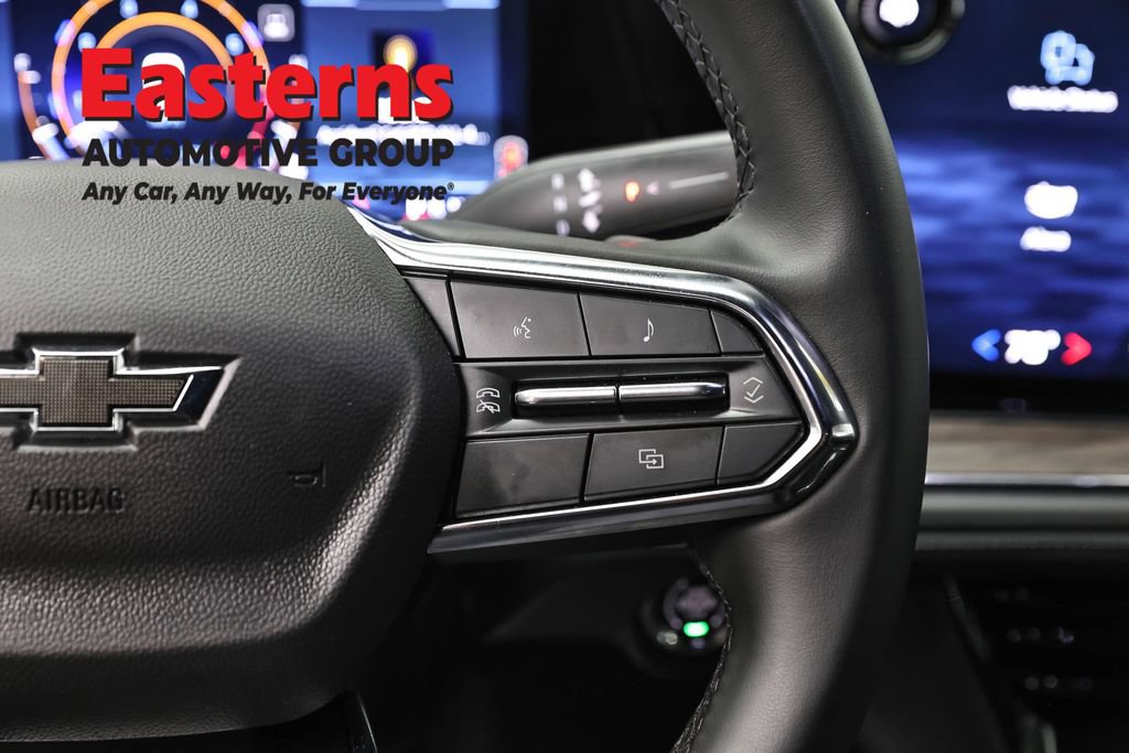 Used 2025 Chevrolet Suburban Z71 AWD/4WD image 16