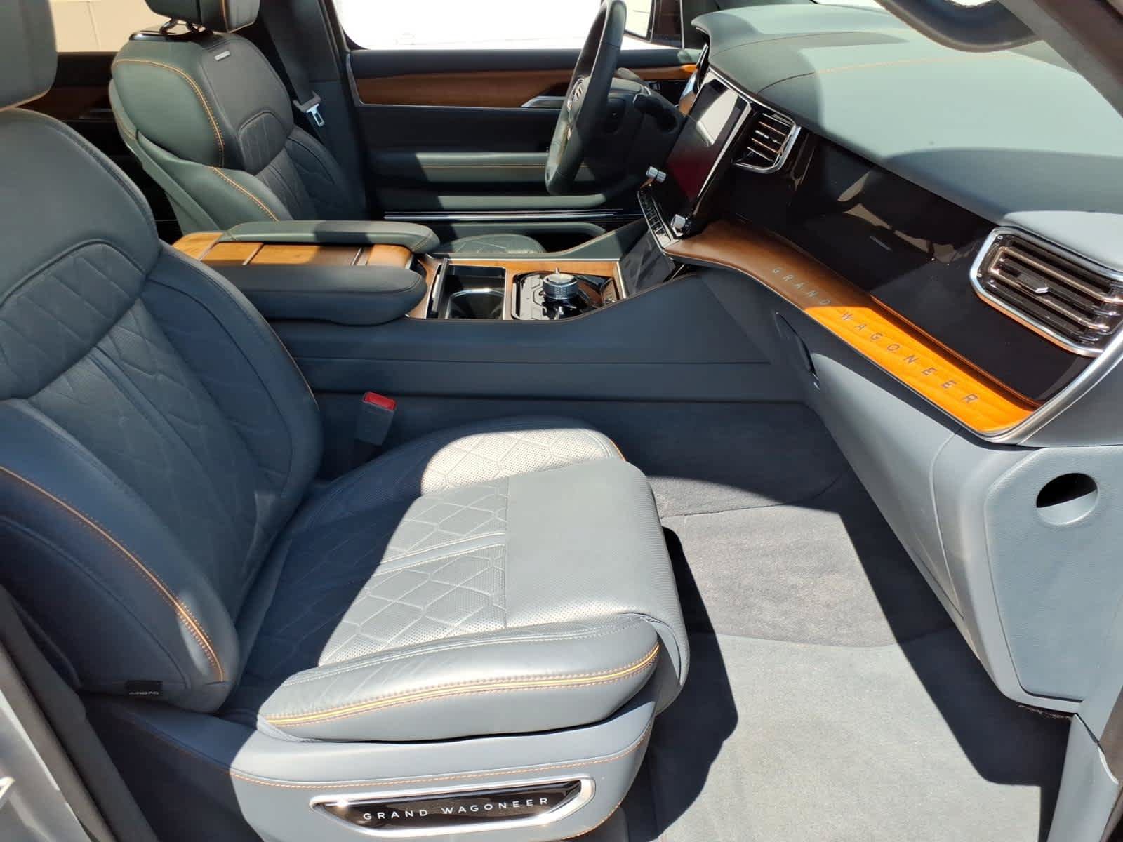 Used 2024 Jeep Grand Wagoneer Series III AWD/4WD image 4