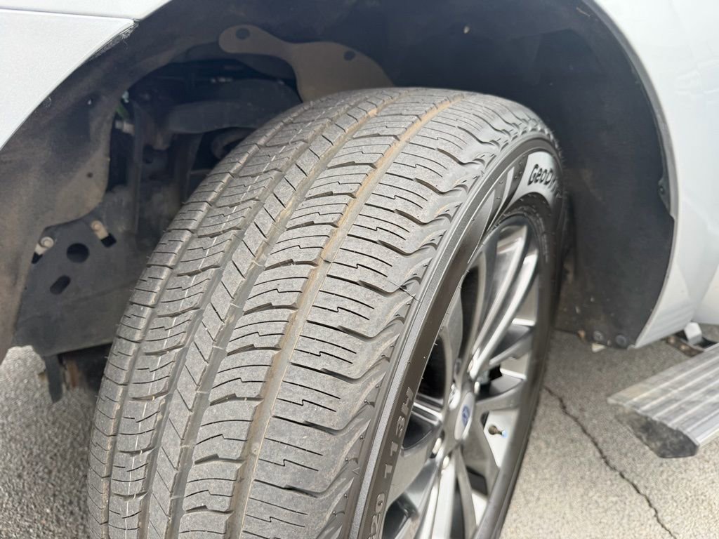 Used 2021 Ford Expedition Limited image 30