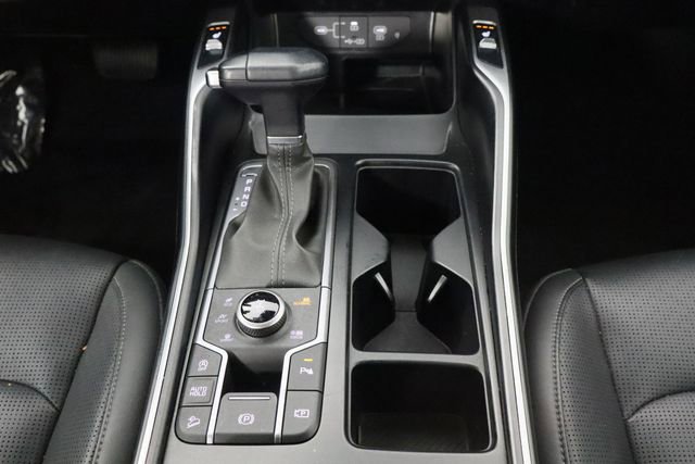 Used 2024 Kia Sorento S image 13