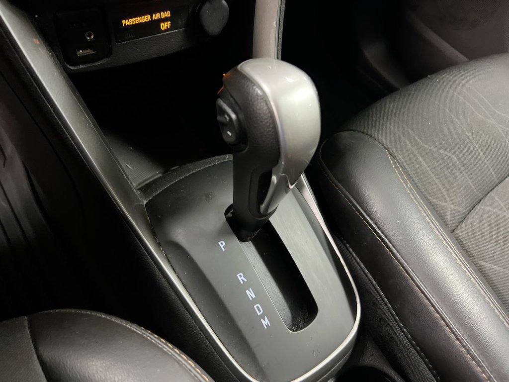 Used 2018 Chevrolet Trax LT w/ LT Convenience Package FWD image 17