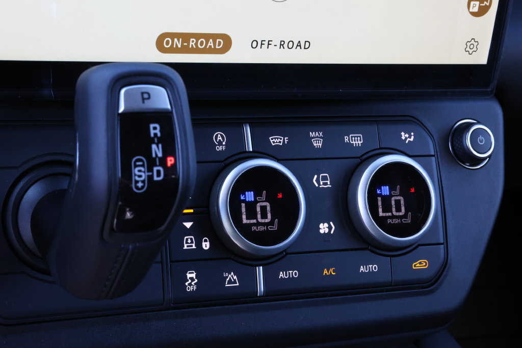 New 2026 Land Rover Defender 110 X-Dynamic SE AWD/4WD image 20