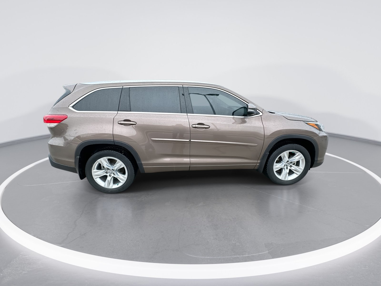 Used 2017 Toyota Highlander Limited AWD/4WD image 9