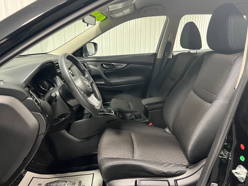Used 2020 Nissan Rogue S image 5