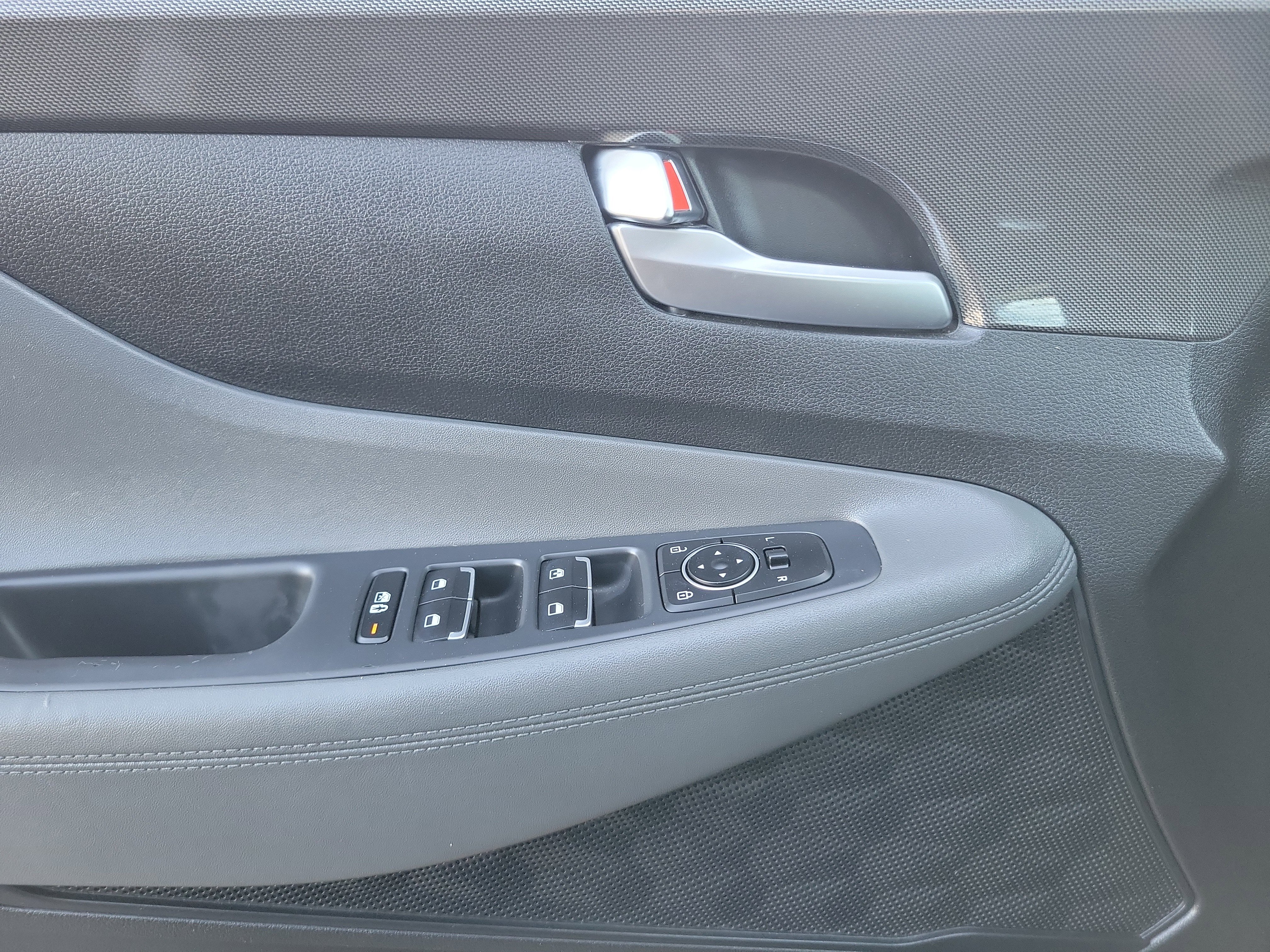 Certified 2023 Hyundai Santa Fe SE image 19