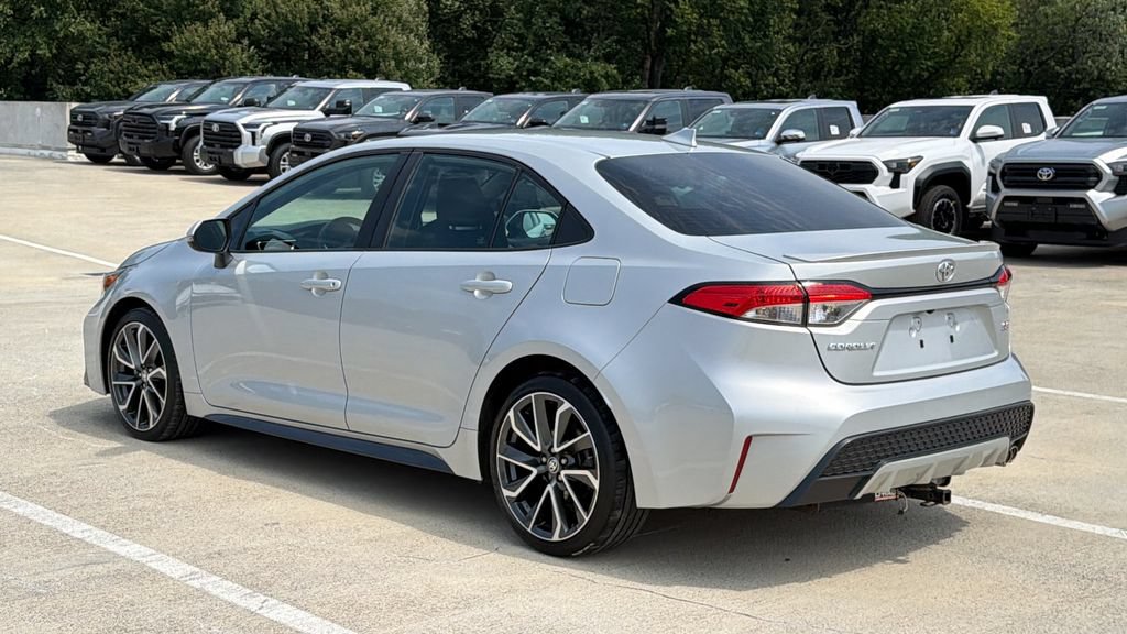 Used 2022 Toyota Corolla SE FWD image 3