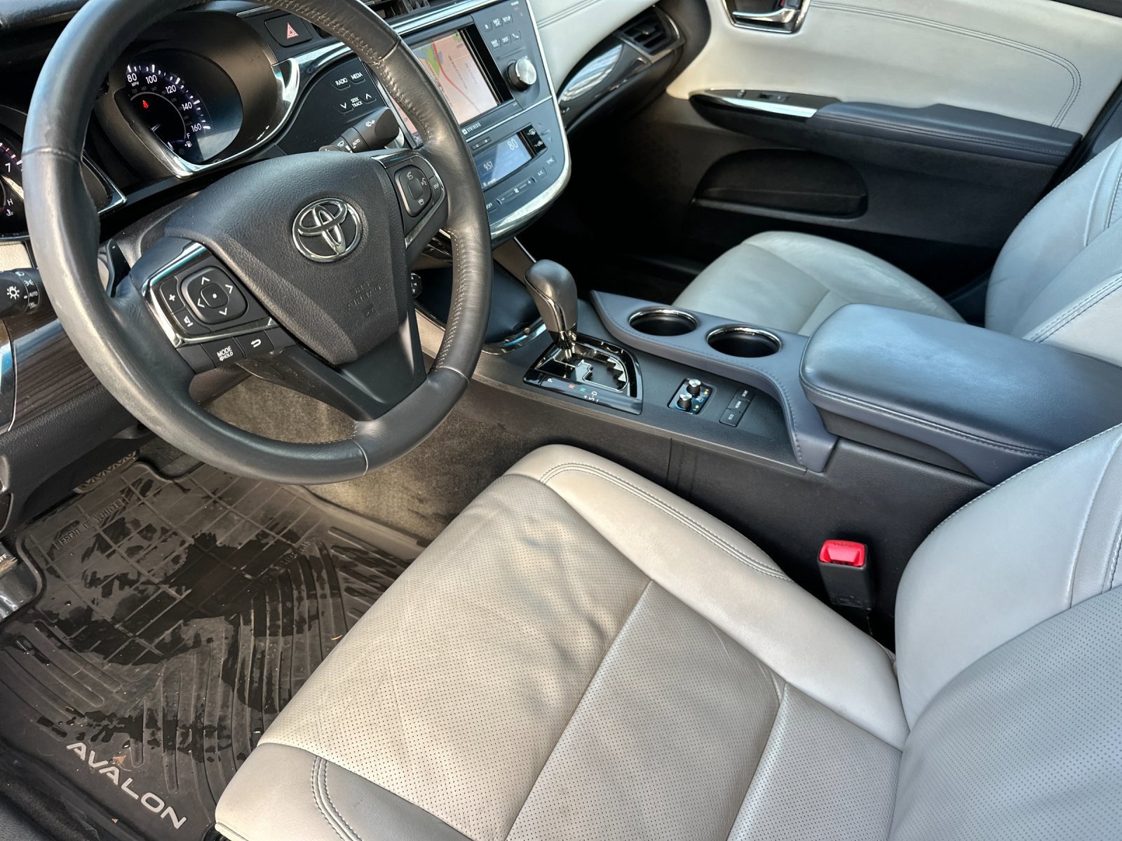 Used 2014 Toyota Avalon Limited image 10