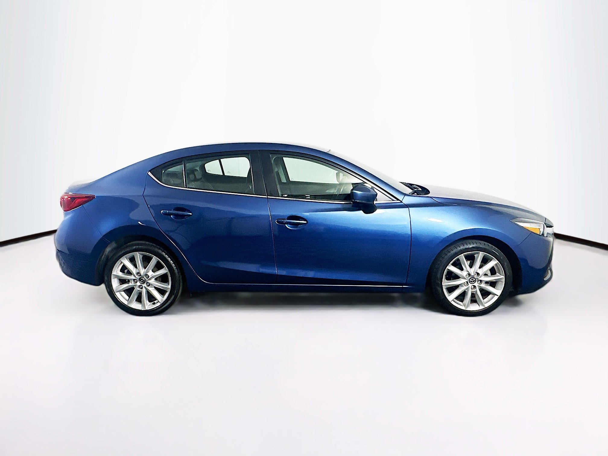 Used 2017 MAZDA MAZDA3 Touring FWD image 10
