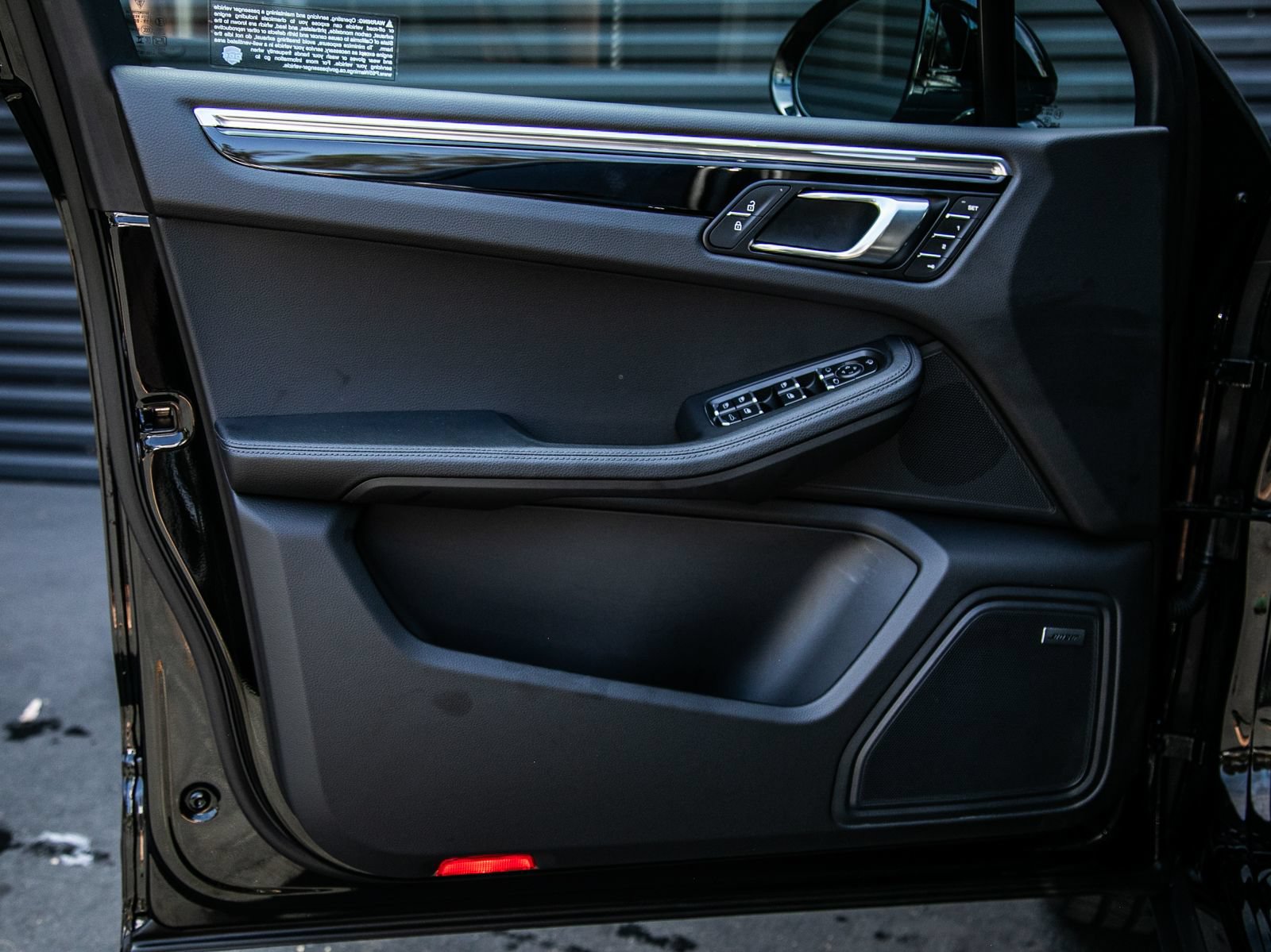 Certified 2026 Porsche Macan AWD/4WD image 15