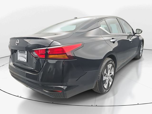Used 2025 Nissan Altima 2.5 S image 9