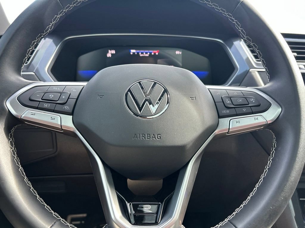 Certified 2023 Volkswagen Tiguan SE R-Line FWD image 24