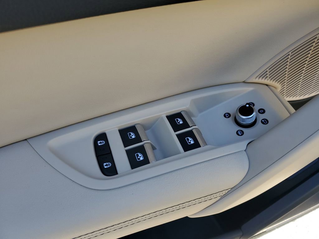 Used 2022 Audi Q5 2.0T Prestige image 18