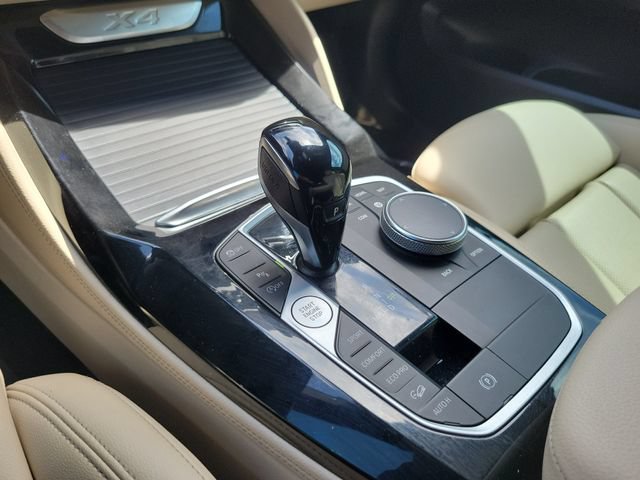 Used 2022 BMW X4 xDrive30i w/ M Sport Package 2 AWD/4WD image 26