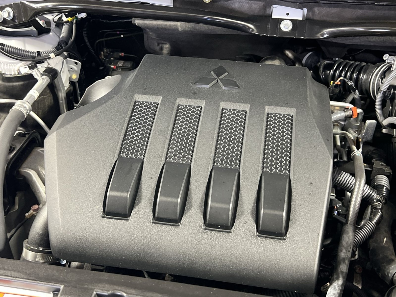 Used 2024 Mitsubishi Eclipse Cross AWD image 30