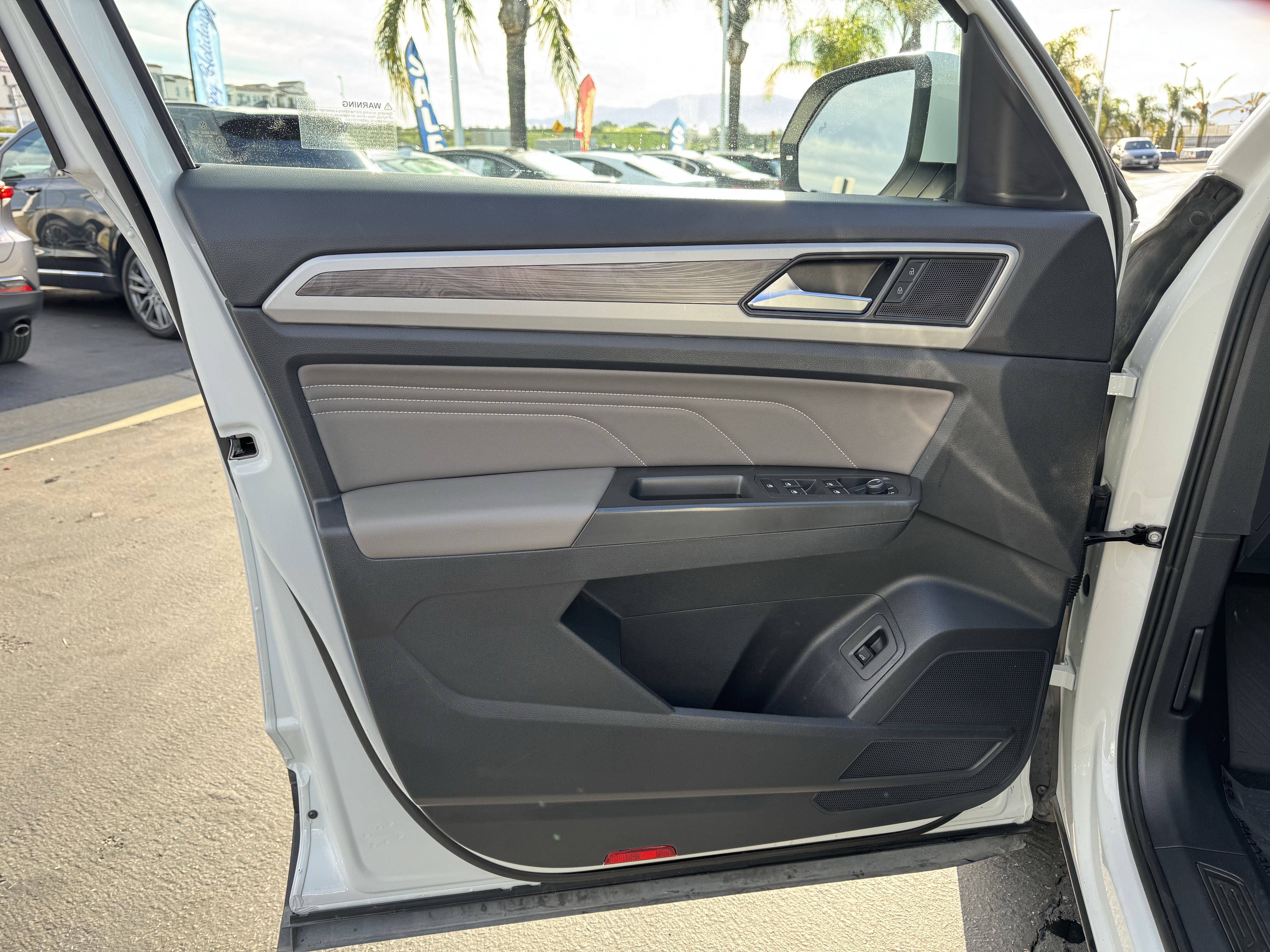 Certified 2023 Volkswagen Atlas Cross Sport SE w/ Black Wheel Package image 14