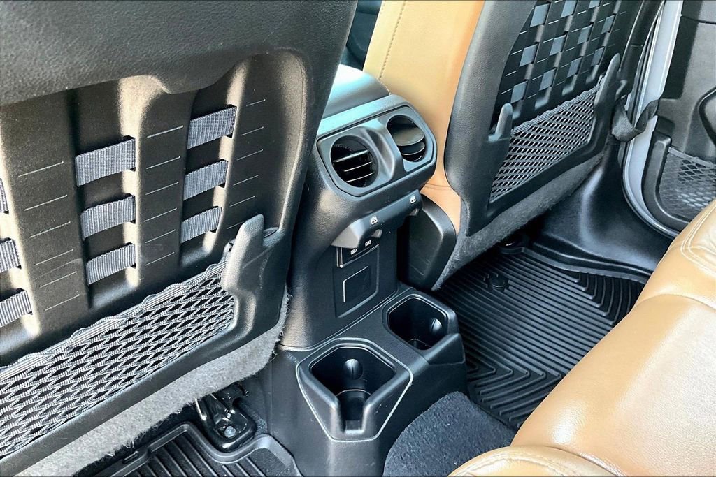 Used 2022 Jeep Gladiator Rubicon w/ LED Lighting Group AWD/4WD image 13
