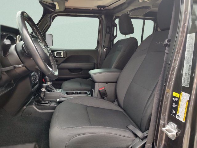 Used 2023 Jeep Wrangler Unlimited Sahara w/ Cold Weather Group AWD/4WD image 28