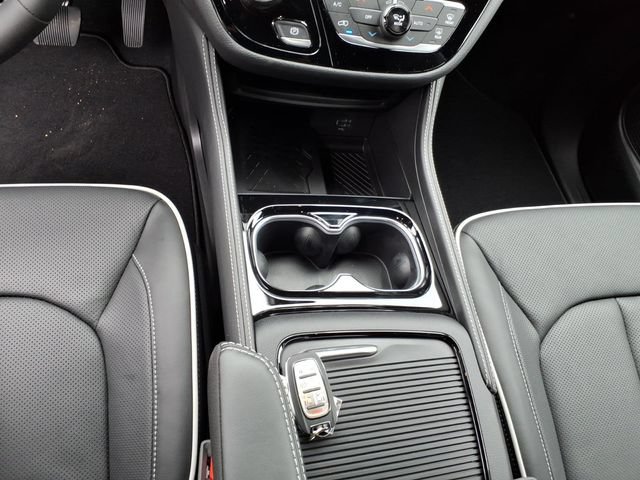 New 2027 Chrysler Pacifica Limited FWD image 16