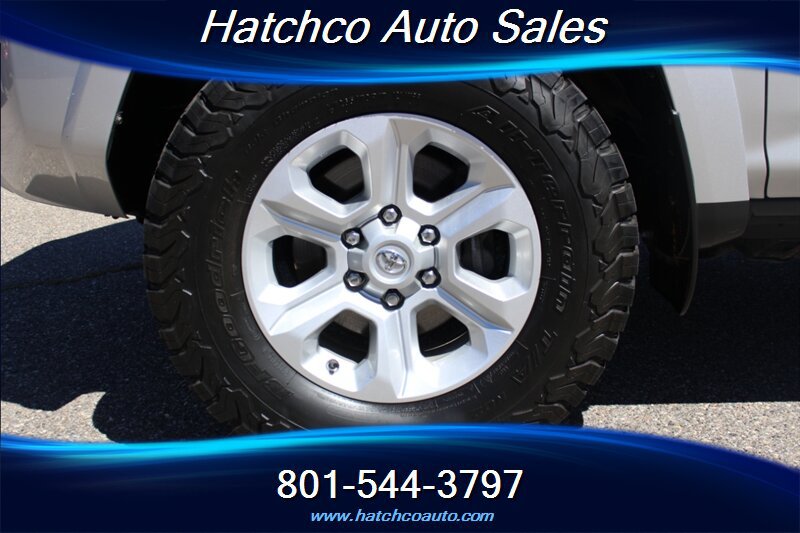 Used 2022 Toyota 4Runner SR5 Premium AWD/4WD image 9