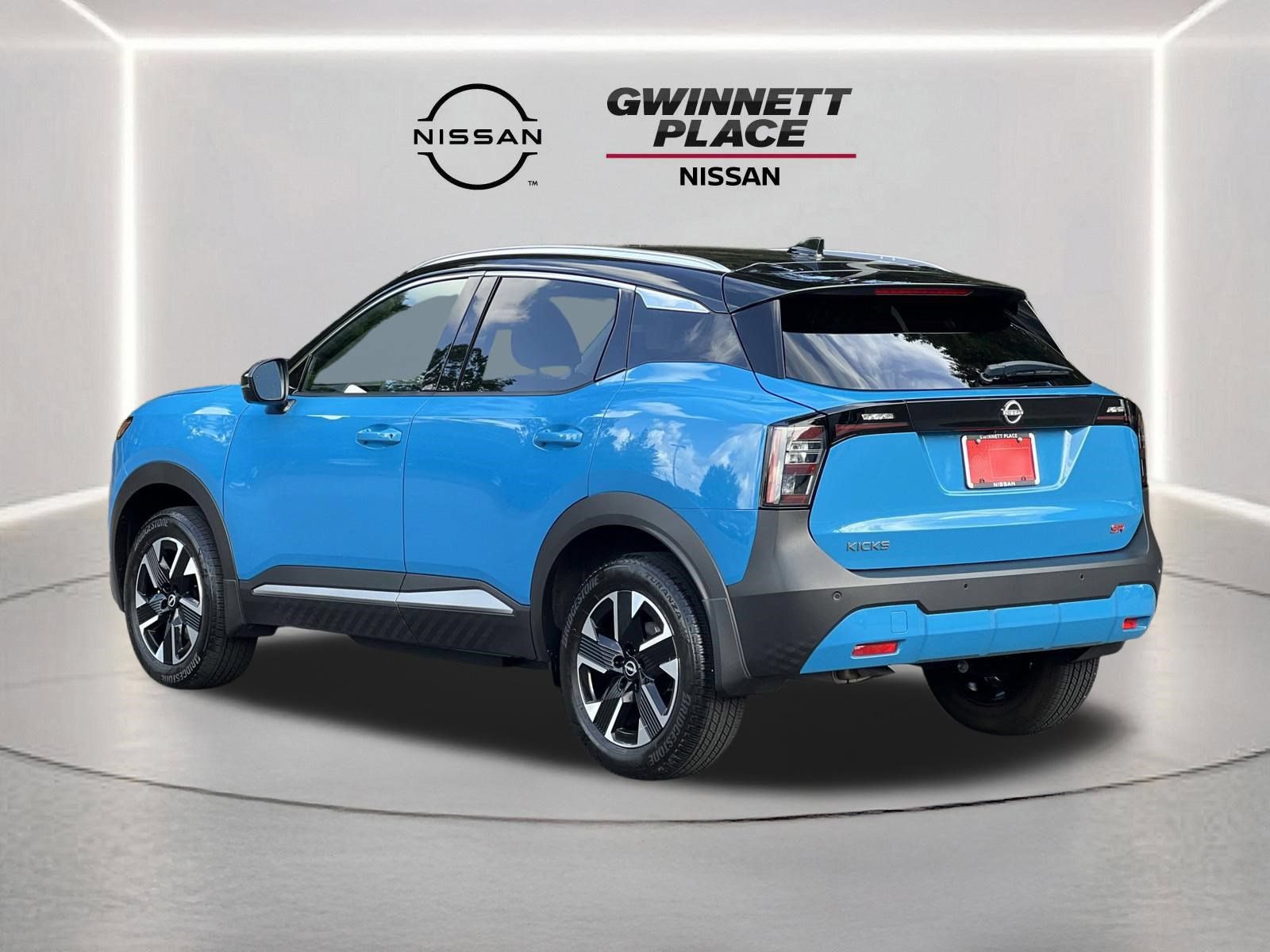 Certified 2025 Nissan Kicks SR FWD image 23