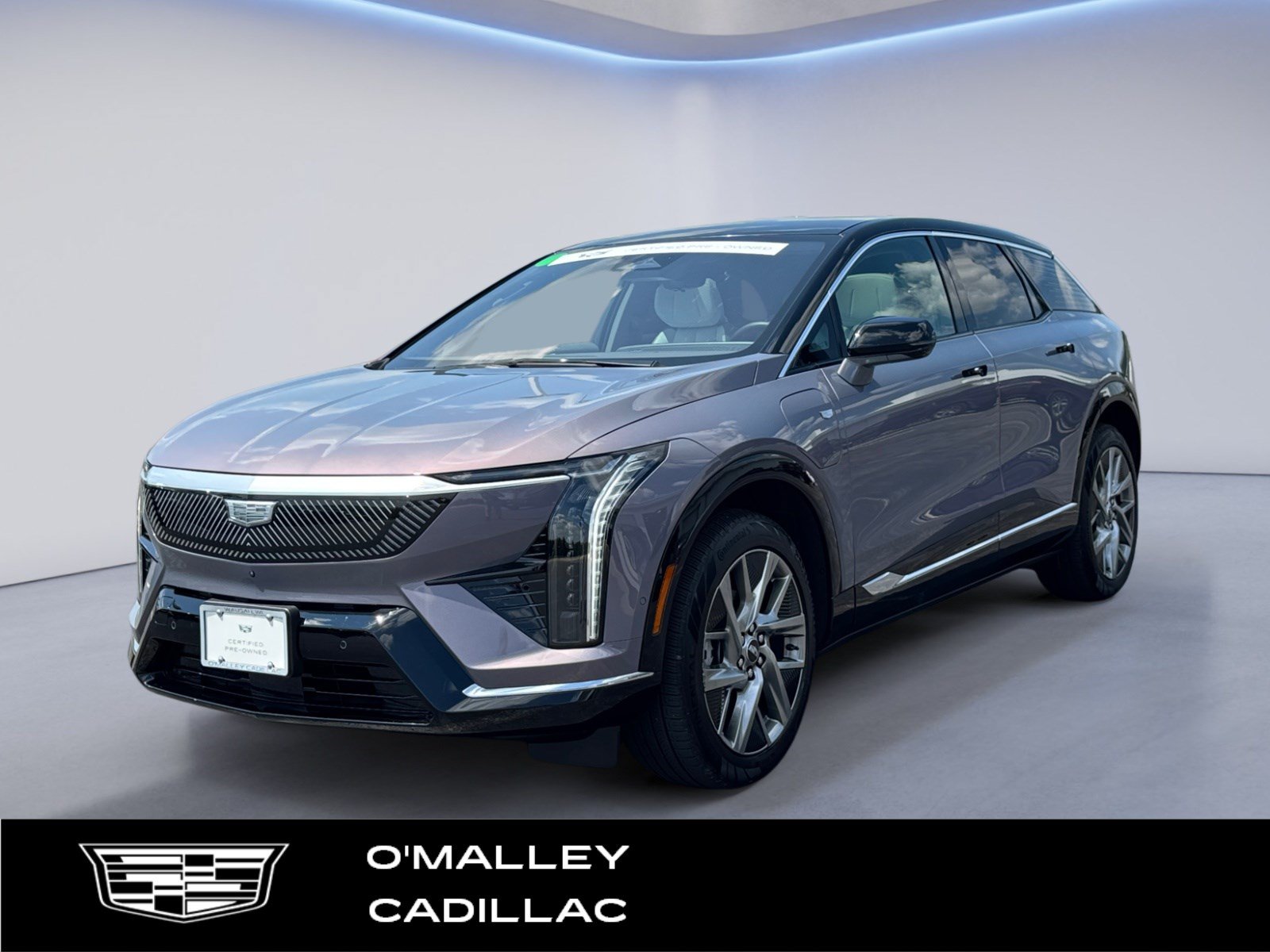 Certified 2026 Cadillac Optiq Luxury 1 w/ LPO, Floor Liner Package AWD/4WD image 1