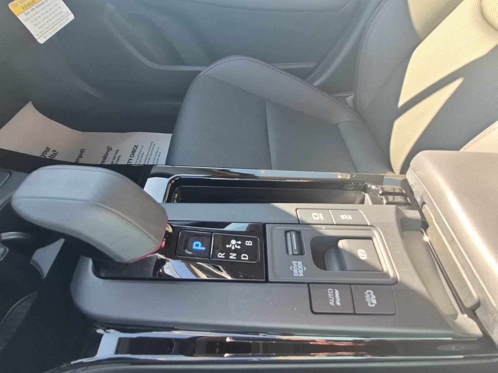 New 2026 Toyota Prius Plug-In Hybrid FWD image 24